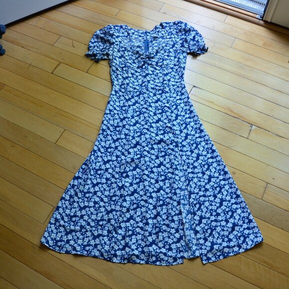 Floral Print Sweetheart Neck Midi Dress With Split Leg In Blue - Picture 2 of 15